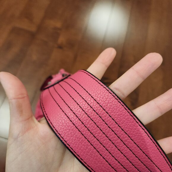 Danier pink leather shoulder bag - Picture 9 of 11